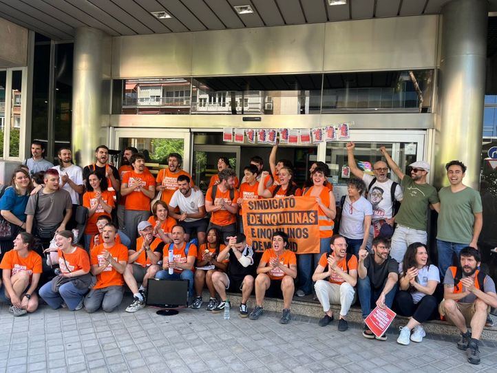 Los activistas, al finalizar el encierro en la sede de la TGSS