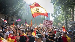 Tres detenidos y siete policías heridos en la manifestación contra Sánchez