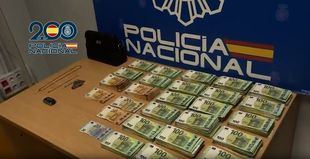 Los agentes localizaron entre sus pertenencias unos 50.000 euros en efectivo, cuya procedencia no pudieron justificar.