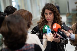 La concejala en el Ayuntamiento de Madrid por el PSOE, Enma López, ofrece declaraciones a los medios durante la inauguración y primera sesión del Foro AVANZA