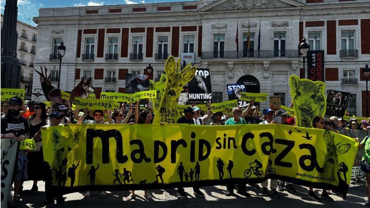 Ecologistas y animalistas salen a la calle contra la Ley de Caza madrileña.