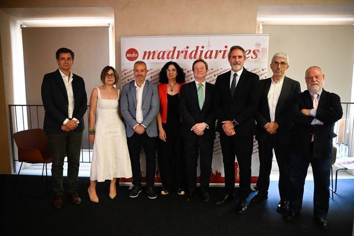 Foto de familia de la clausura de la II Jornada de Transporte y Logística