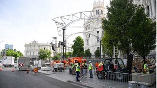 Preparativos para la visita del Papa en Cibeles