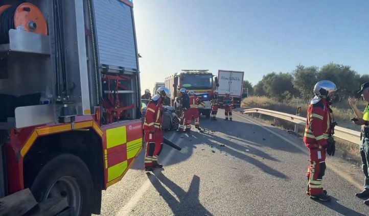 Herido grave un joven tras chocar con un camión en Torrejón de Velasco