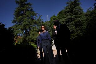 La presidenta de la Comunidad de Madrid, Isabel Díaz Ayuso, ha presidido la reunión del Consejo de Gobierno en la Finca Vista Alegre