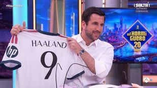 Enrique Riquelme anuncia el fichaje de Erling Haaland en El Hormiguero.