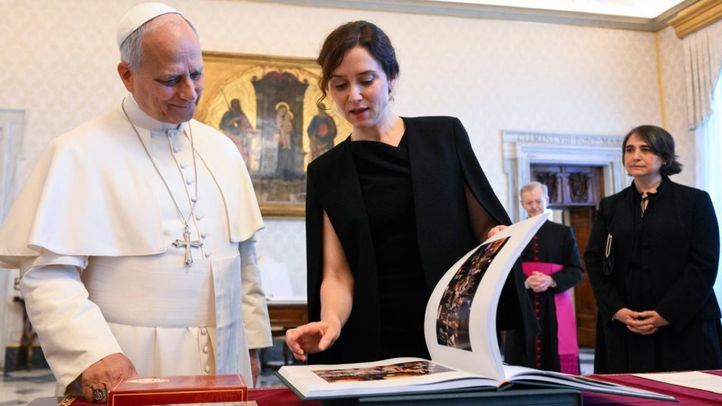 La fe católica de Ayuso, en entredicho: 'La única religión que conoce es la de la pasta'