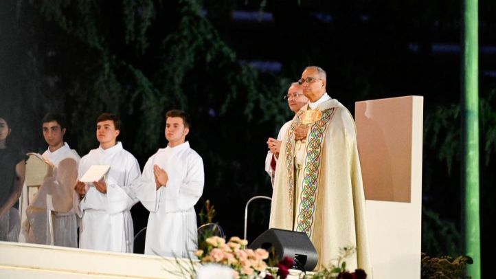 'León, amigo, España está contigo', medio millón de voces viven la fe en la plaza de Lima