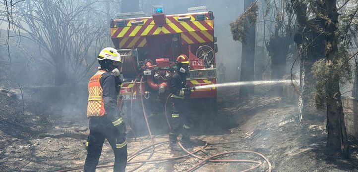 Controlado un incendio originado en las arizónicas de una casa en Villaviciosa de Odón