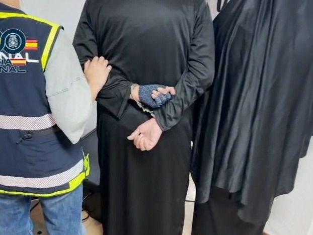 Siete detenidos por atracar una joyería con dos falsos religiosos como señuelo
