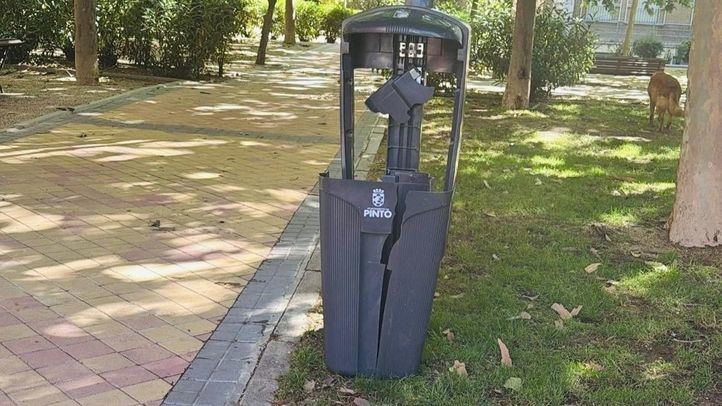 Papelera rota en Pinto
