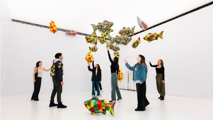 La exposición 'Euphoia - Art is in the Air' invita al público a interactuar en un recorrido participativo para todas las edades en el Escenario Puerta del Ángel
