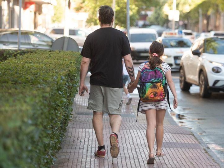 CCOO alerta de que el cierre de aulas públicas y la pérdida de más de 400 docentes empujan a las familias hacia la concertada