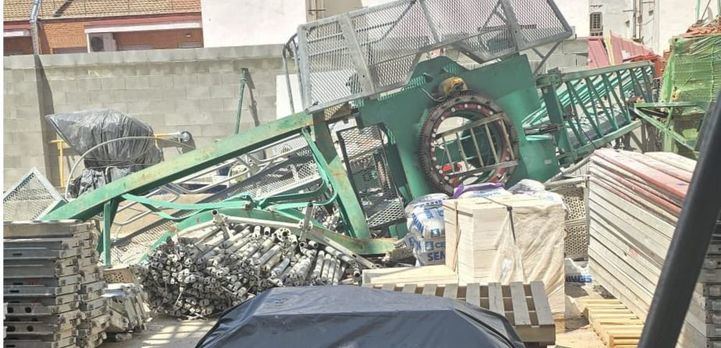 La caída de una grúa en una obra de Tetuán provoca daños en varios edificios sin causar heridos