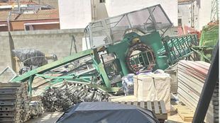 Caída de una grúa sobre un edificio en Tetuán