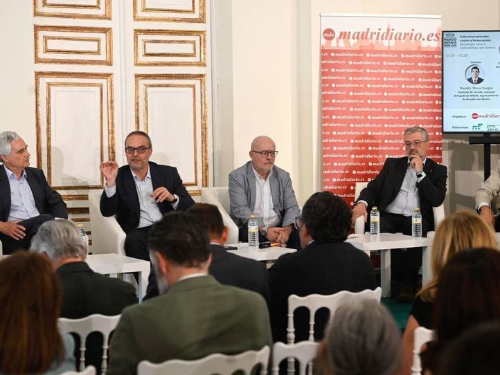 Segunda mesa de debate, 'Soluciones privadas, costes y financiación: tecnología, tasas y sostenibilidad del sistema'