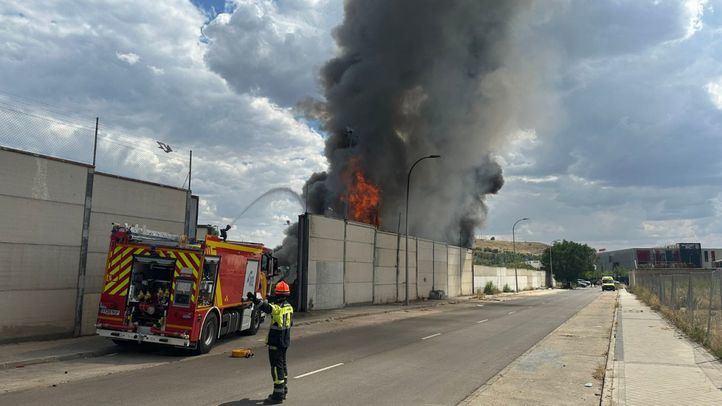Incendio de chatarra en Vicálvaro