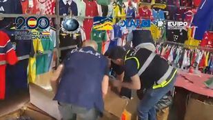 Las pesquisas revelaron que buena parte de las falsificaciones correspondían a equipaciones de selecciones nacionales participantes en el Mundial.