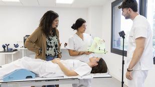 Vocación, empleo y aprendizaje práctico: las claves para elegir una FP sanitaria