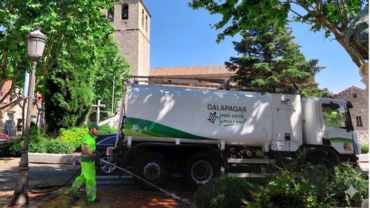 Tareas de baldeo en Galapagar
