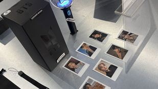 Tienda fugaz con productos de BTS