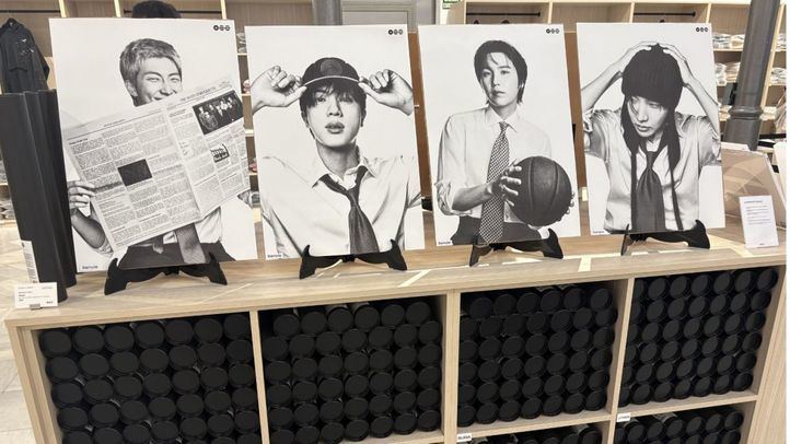 Tienda fugaz con productos de BTS
