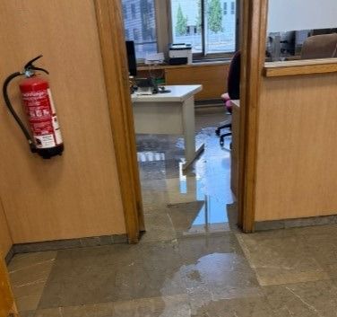 Inundadas varias salas de los juzgados de Plaza de Castilla por la rotura de una tubería