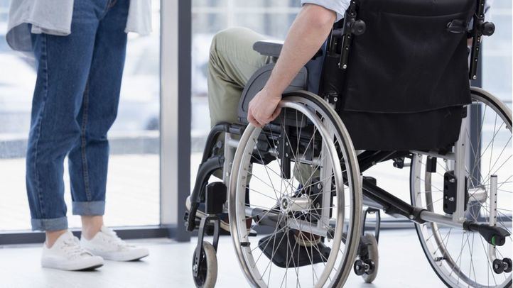 Persona en silla de ruedas