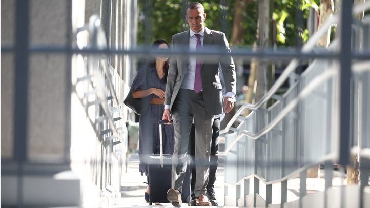 Exconcejala del PP en Móstoles, Ana Isabel Mate, llega a juzgados a ratificar su denuncia contra el alcalde