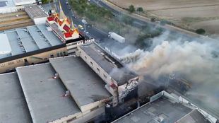 Estabilizado sin heridos un incendio en una nave industrial de Leganés