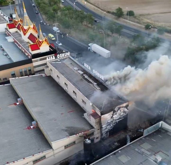 Estabilizado sin heridos un incendio en una nave industrial de Leganés