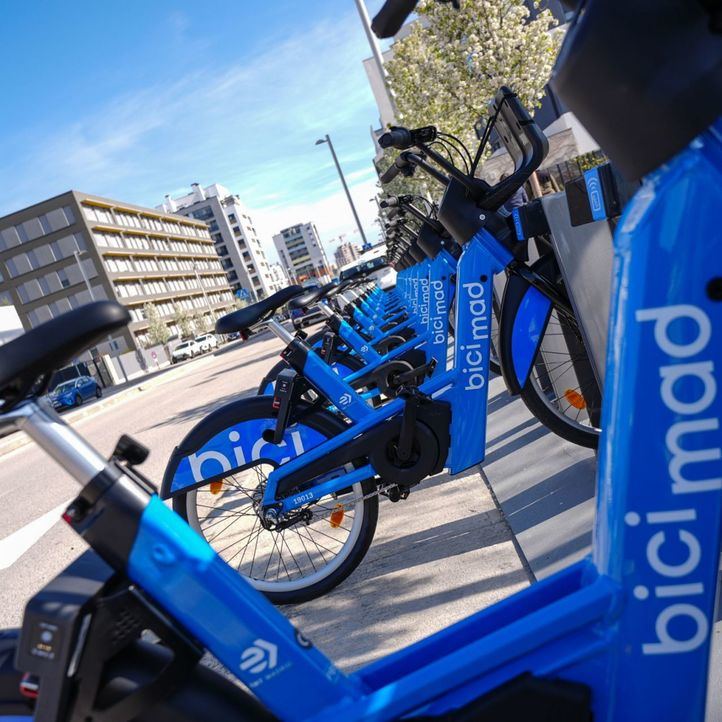 Bicimad renovará su flota con 22 vehículos capaces de transportar al menos 15 bicicletas