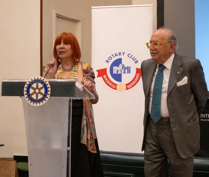 El Rotary Club Madrid Serrano celebra su tradicional Cena de Cambio de Collares e inicia un nuevo año rotario bajo la presidencia de la periodista Karmen Garrido.