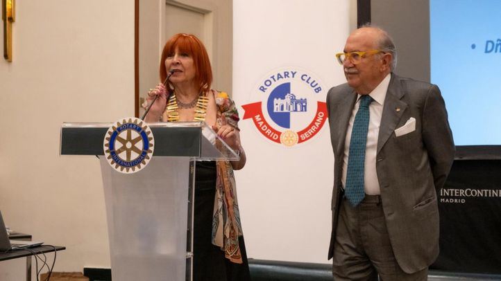 El Rotary Club Madrid Serrano celebra su tradicional Cena de Cambio de Collares e inicia un nuevo año rotario bajo la presidencia de la periodista Karmen Garrido.