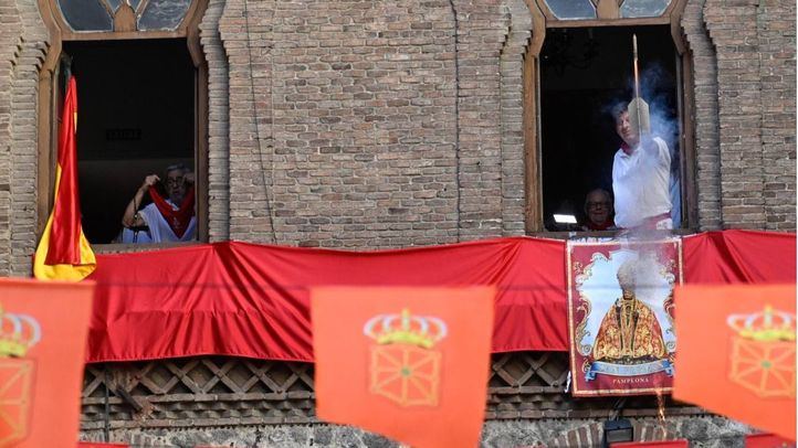 Disparo del cohete de los Sanfermines en la Iglesia de San Fermín de los Navarros