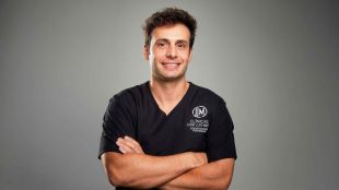 Entrevista al doctor José Luis Mejía, implantólogo: «Cuando a un paciente le dicen que ya no tiene solución, todavía puede existir una alternativa»
