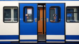 Metro intensifica las medidas contra el calor en la línea 1 ante las quejas de los usuarios
