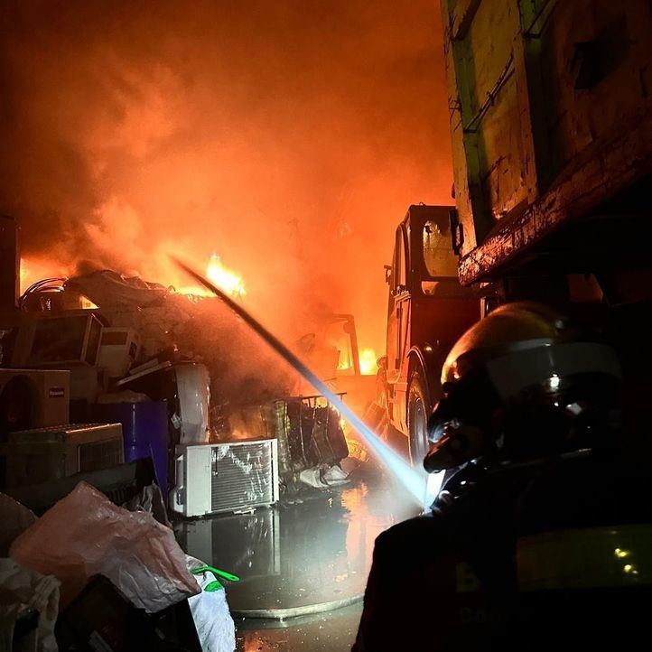 Extinguido un incendio en una chatarrería de Mejorada del Campo
