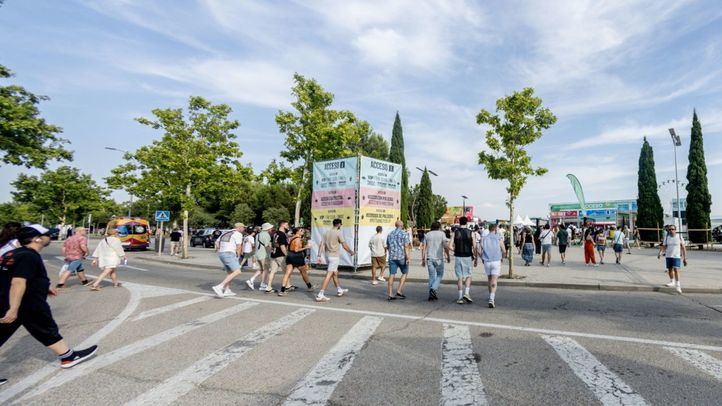 Público llegando al recinto Iberdrola Music en el primer día de Mad Cool 2026.