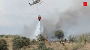 Labores de extinción de un incendio en Villaviciosa de Odón