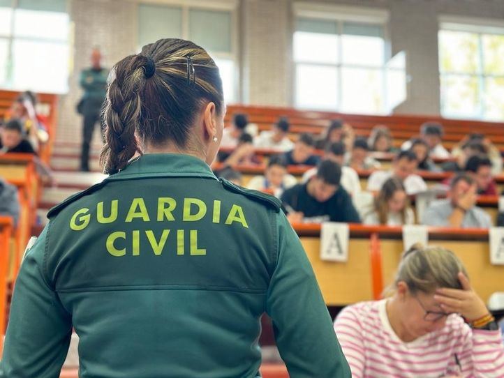 Unos 4.000 aspirantes se examinan para entrar en la Guardia Civil