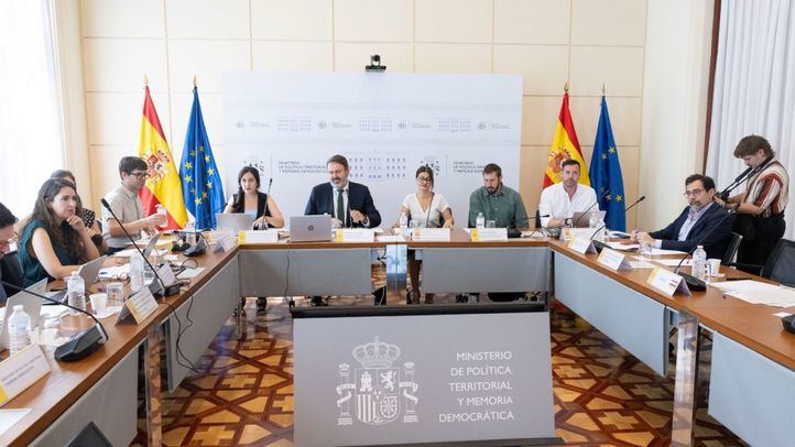 El Ministerio y las CCAA acuerdan repartir 35 millones para menores migrantes con el rechazo de Vox y las críticas de Madrid