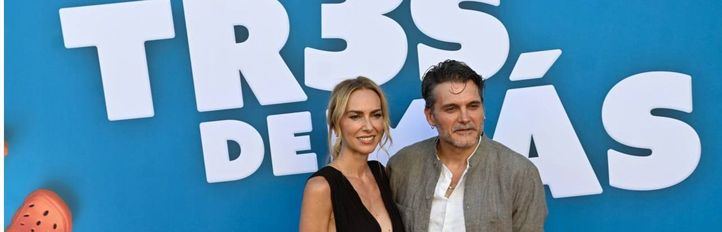Kira Miró y Salva Reina presentan en Madrid la comedia familiar 'Tres de más'