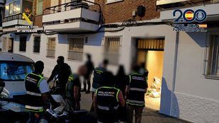 La operación se ha saldado con cinco detenidos, cuatro de los cuales han ingresado en prisión provisional, y seis registros domiciliarios en distintas provincias españolas.