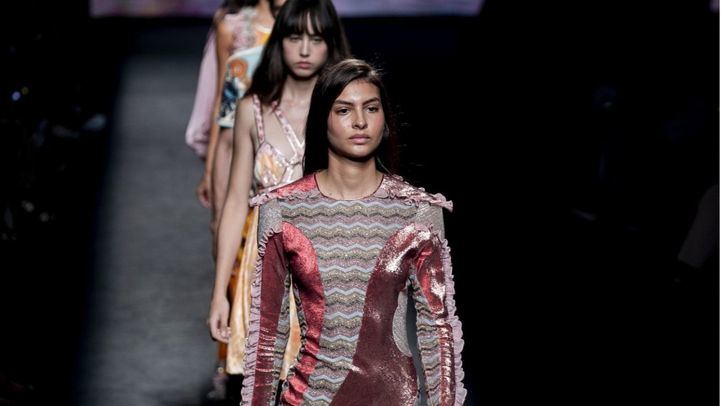 Modelos de Custo Barcelona desfilan en la Mercedes-Benz Fashion Week, en la Feria de Madrid IFEMA, a 14 de septiembre de 2024, en Madrid (España).