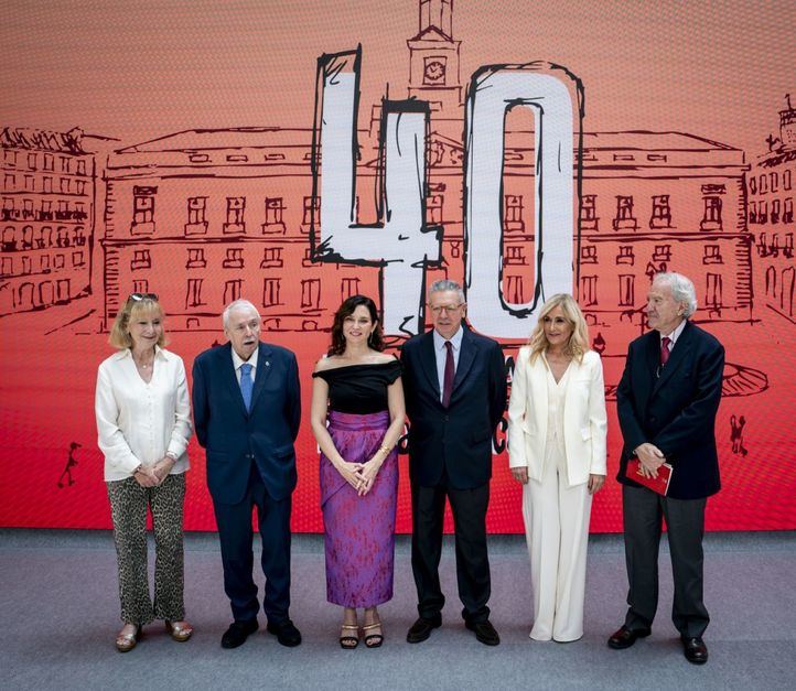 Expresidentes de la Comunidad durante el acto del 40 aniversario de la Real Casa de Correos com0 sede de la presidencia regional.