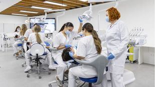 Alumnos del ciclo de Higiene Bucodental