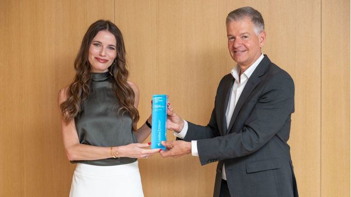 Mónica Sada, CEO de UNICSKIN, recibe el Premio Empresaria en la Comunidad de Madrid