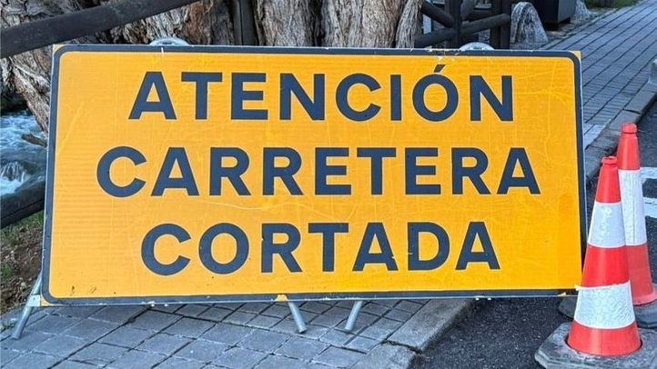Aviso de carretera cortada