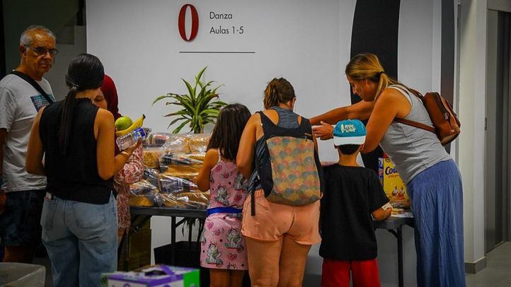 El polideportivo de La Marazuela en Las Rozas, se convierte en centro de acogida de evacuados por los incendios
